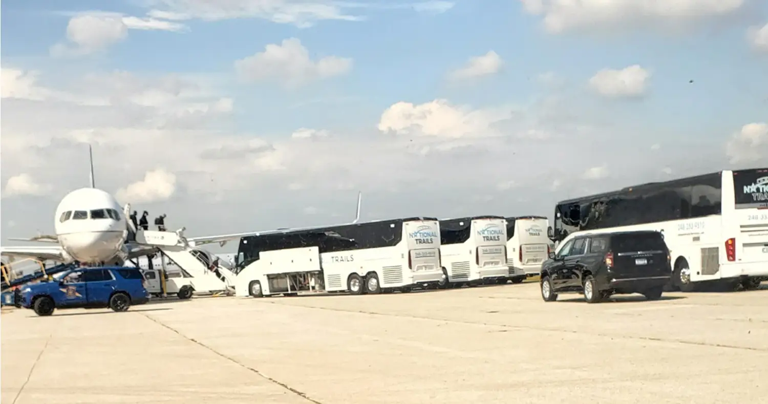 CharterBus32